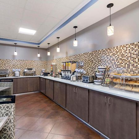 Best Western Savannah Airport Inn & Suites Пуулър Екстериор снимка