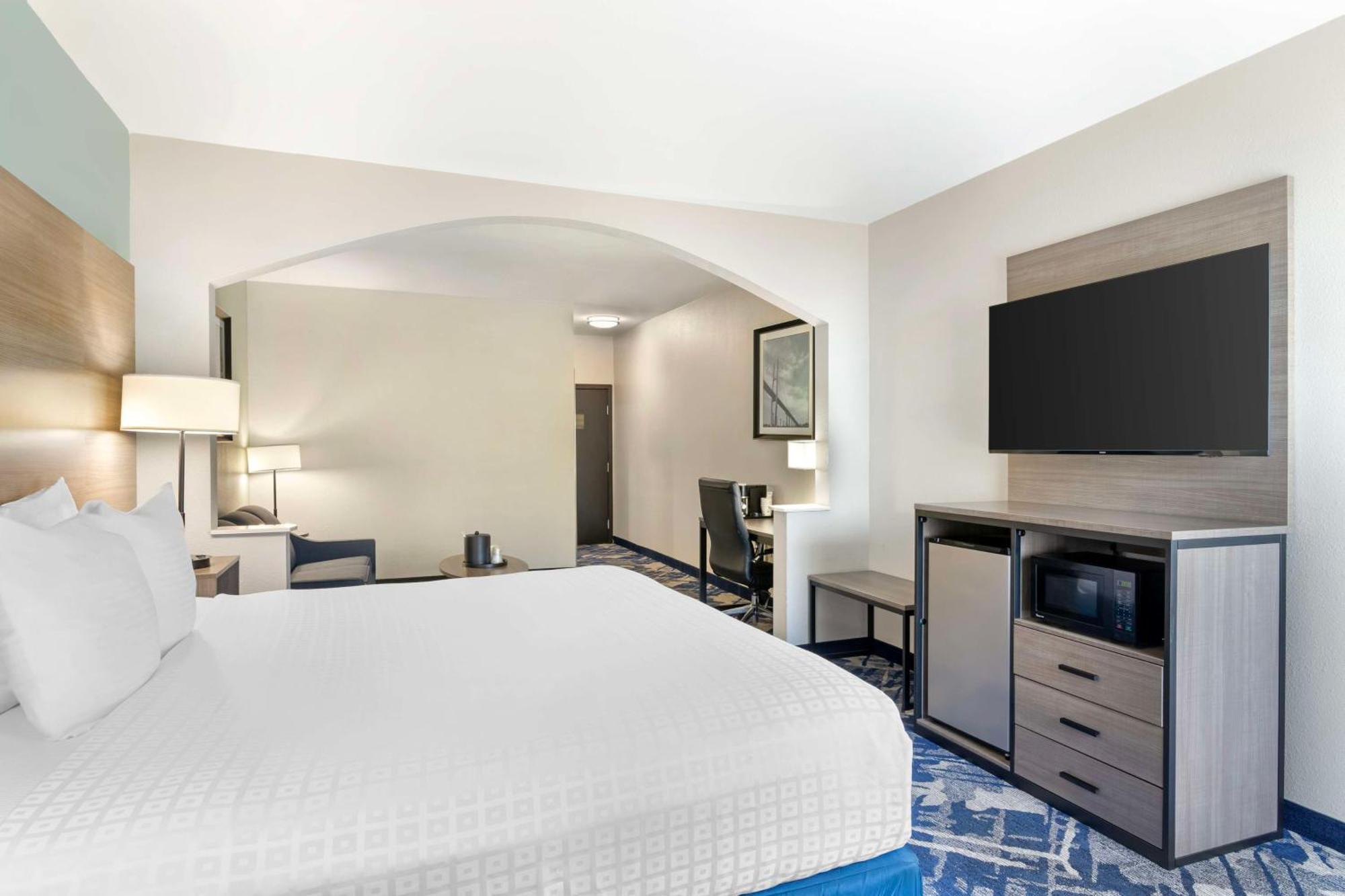 Best Western Savannah Airport Inn & Suites Пуулър Екстериор снимка
