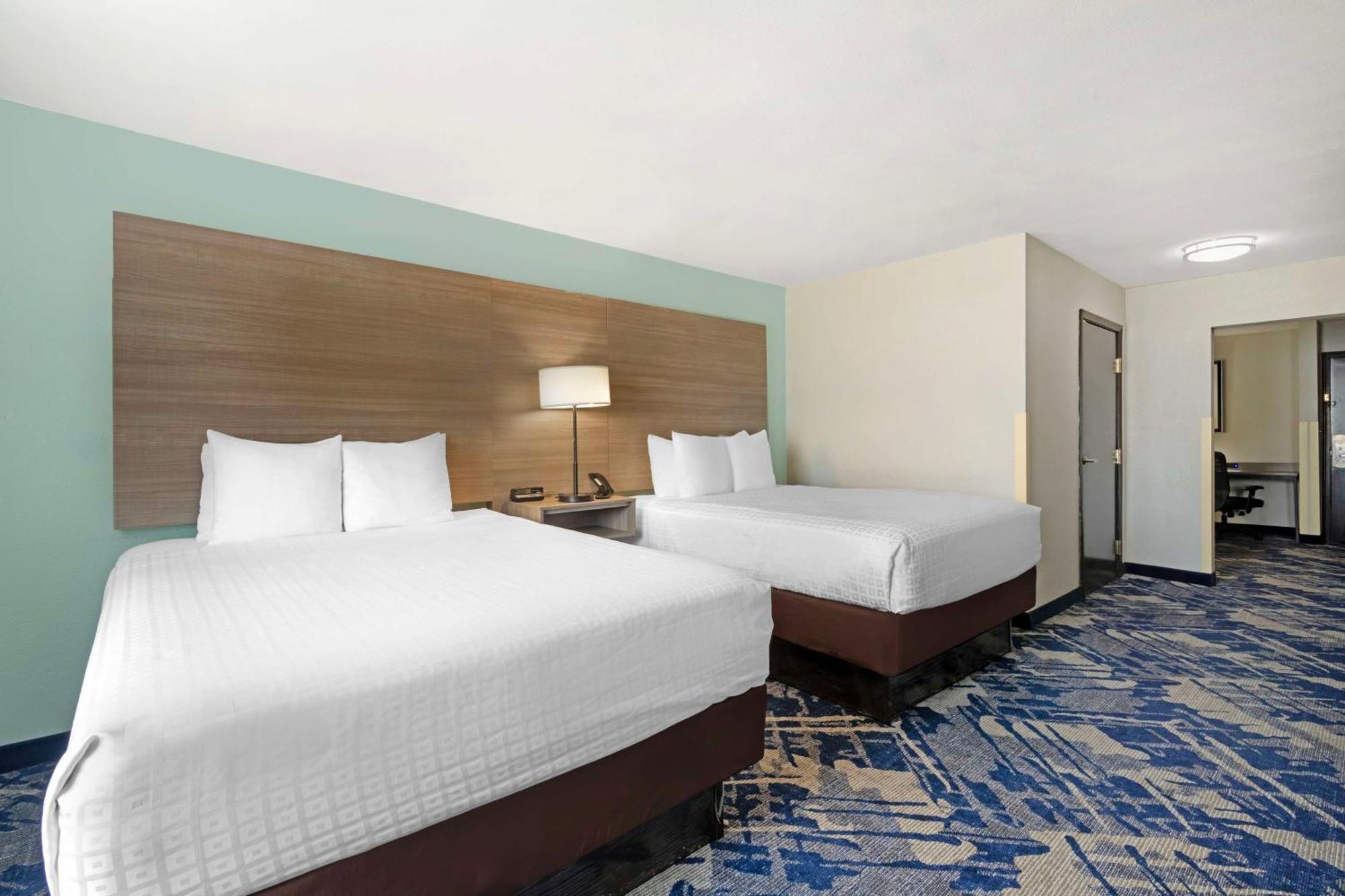Best Western Savannah Airport Inn & Suites Пуулър Екстериор снимка