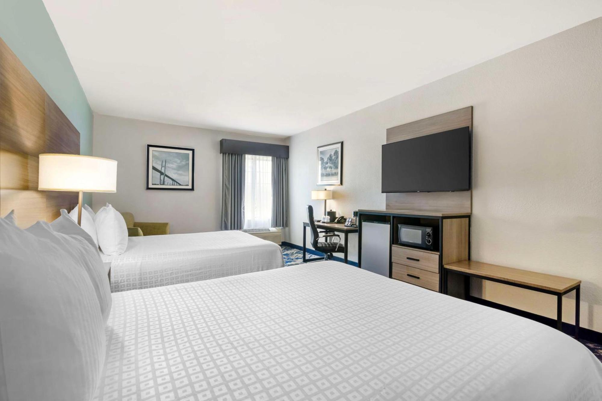 Best Western Savannah Airport Inn & Suites Пуулър Екстериор снимка