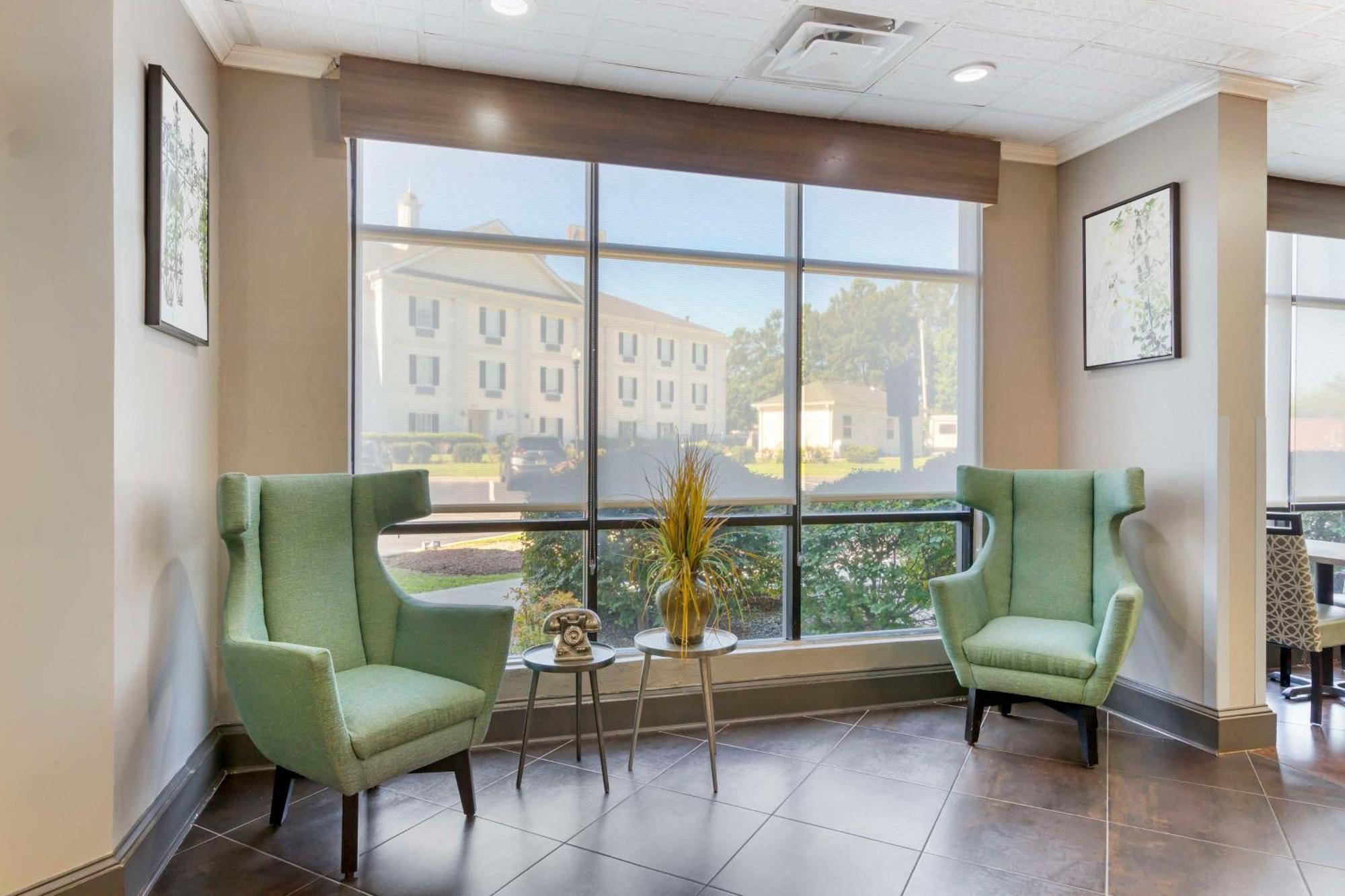 Best Western Savannah Airport Inn & Suites Пуулър Екстериор снимка