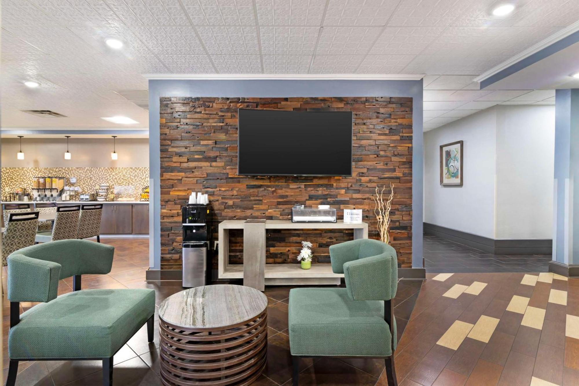 Best Western Savannah Airport Inn & Suites Пуулър Екстериор снимка