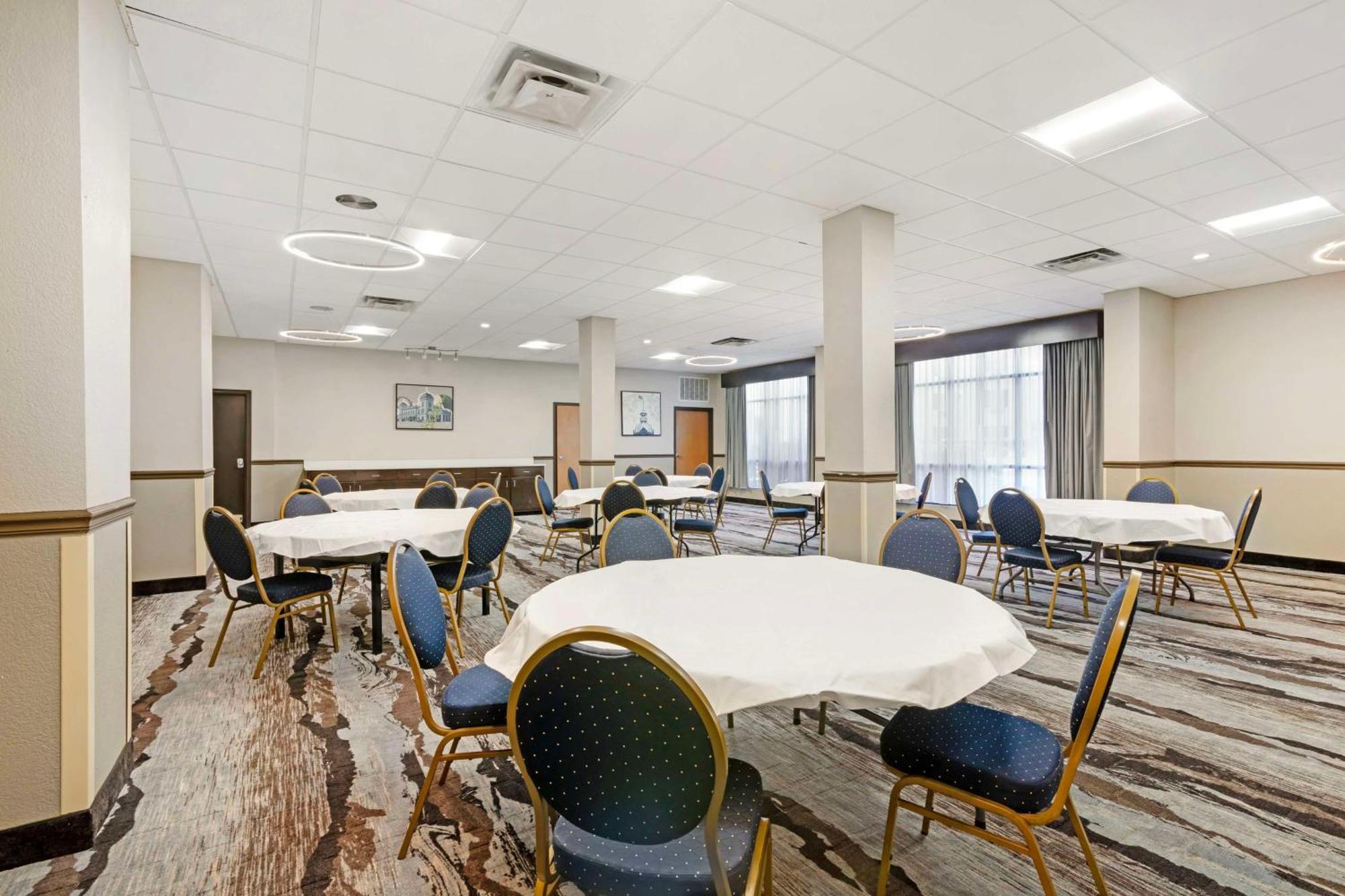 Best Western Savannah Airport Inn & Suites Пуулър Екстериор снимка