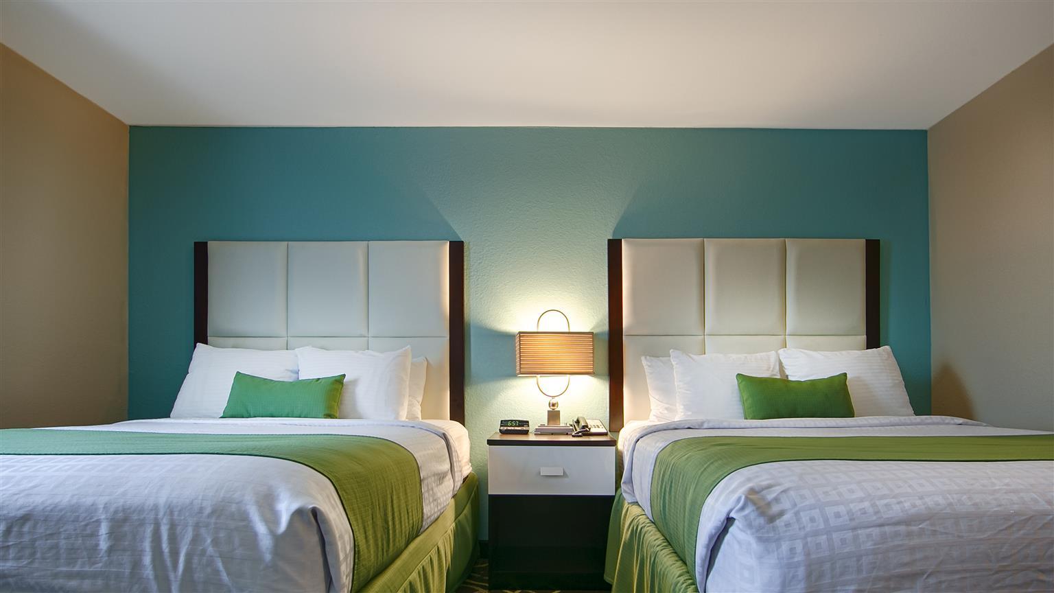 Best Western Savannah Airport Inn & Suites Пуулър Екстериор снимка