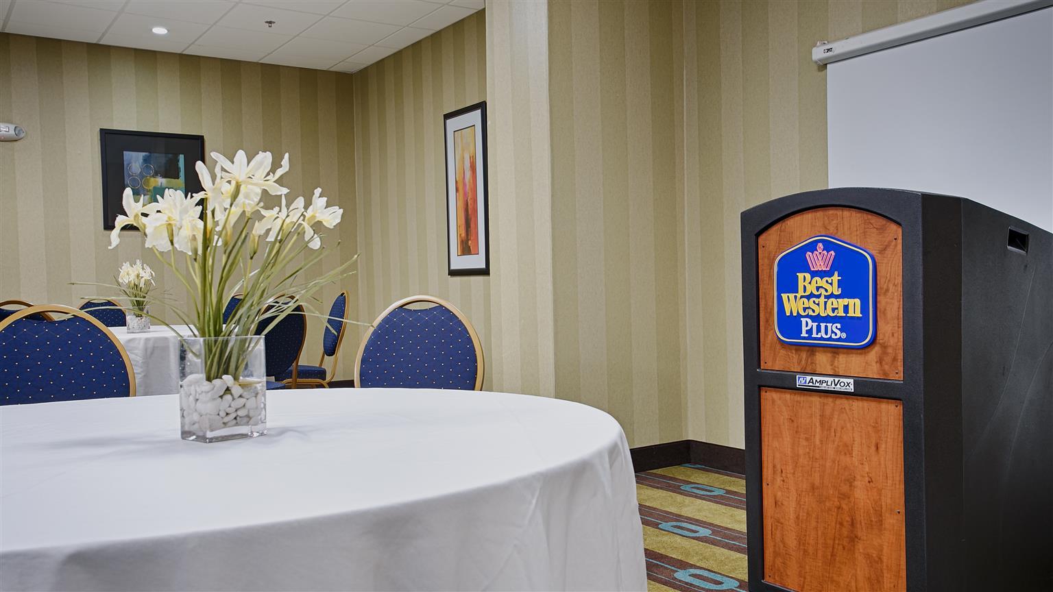 Best Western Savannah Airport Inn & Suites Пуулър Екстериор снимка