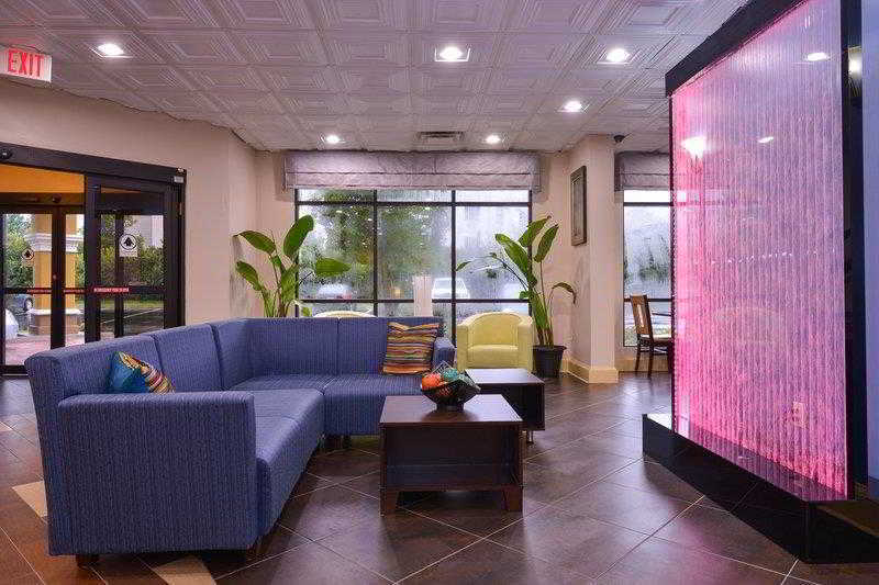 Best Western Savannah Airport Inn & Suites Пуулър Екстериор снимка