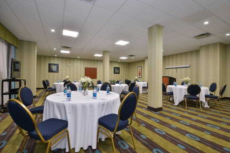 Best Western Savannah Airport Inn & Suites Пуулър Екстериор снимка