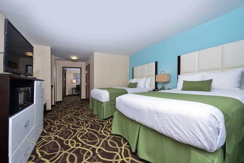 Best Western Savannah Airport Inn & Suites Пуулър Екстериор снимка