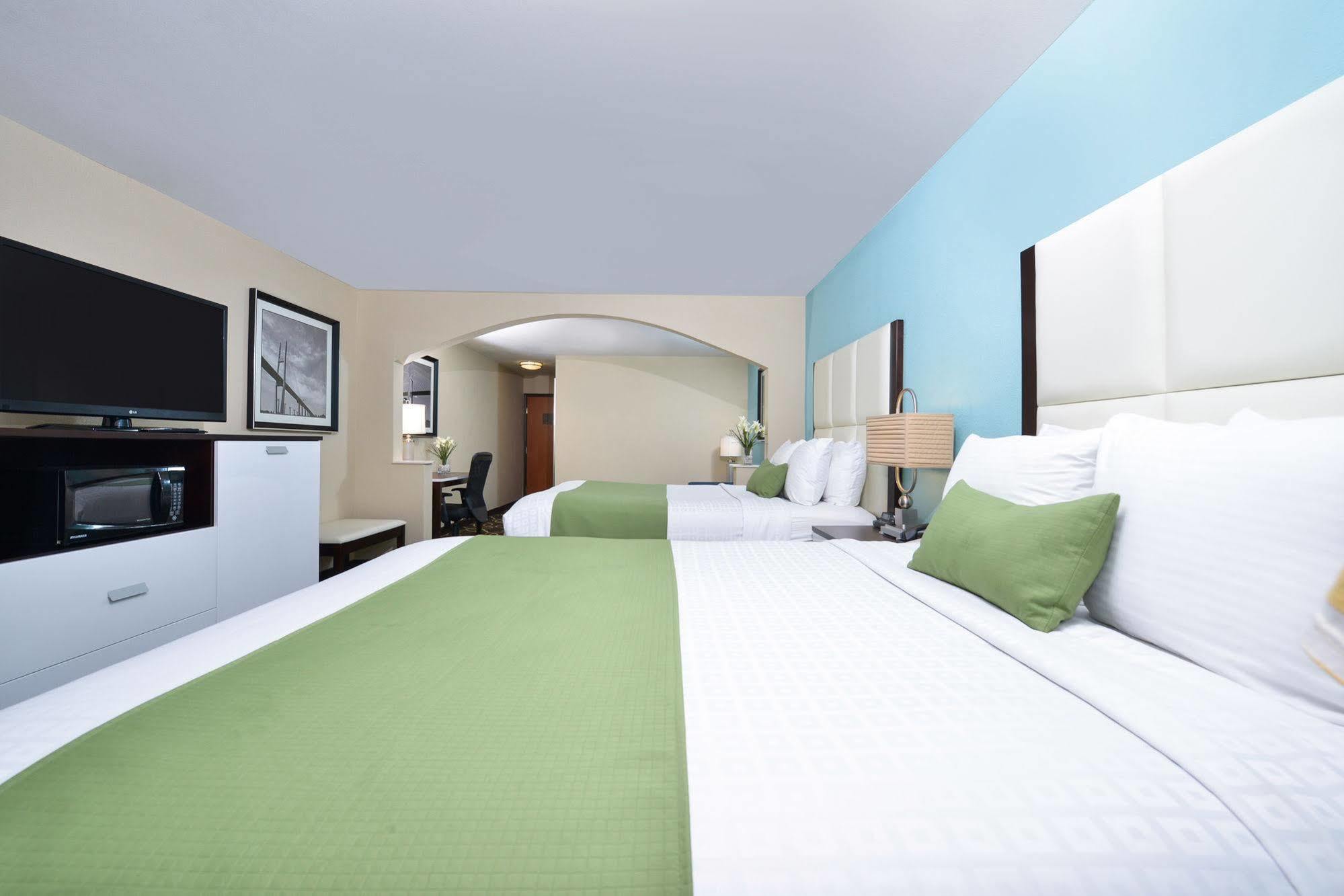 Best Western Savannah Airport Inn & Suites Пуулър Екстериор снимка