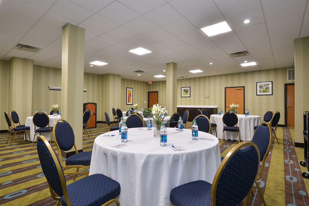 Best Western Savannah Airport Inn & Suites Пуулър Екстериор снимка